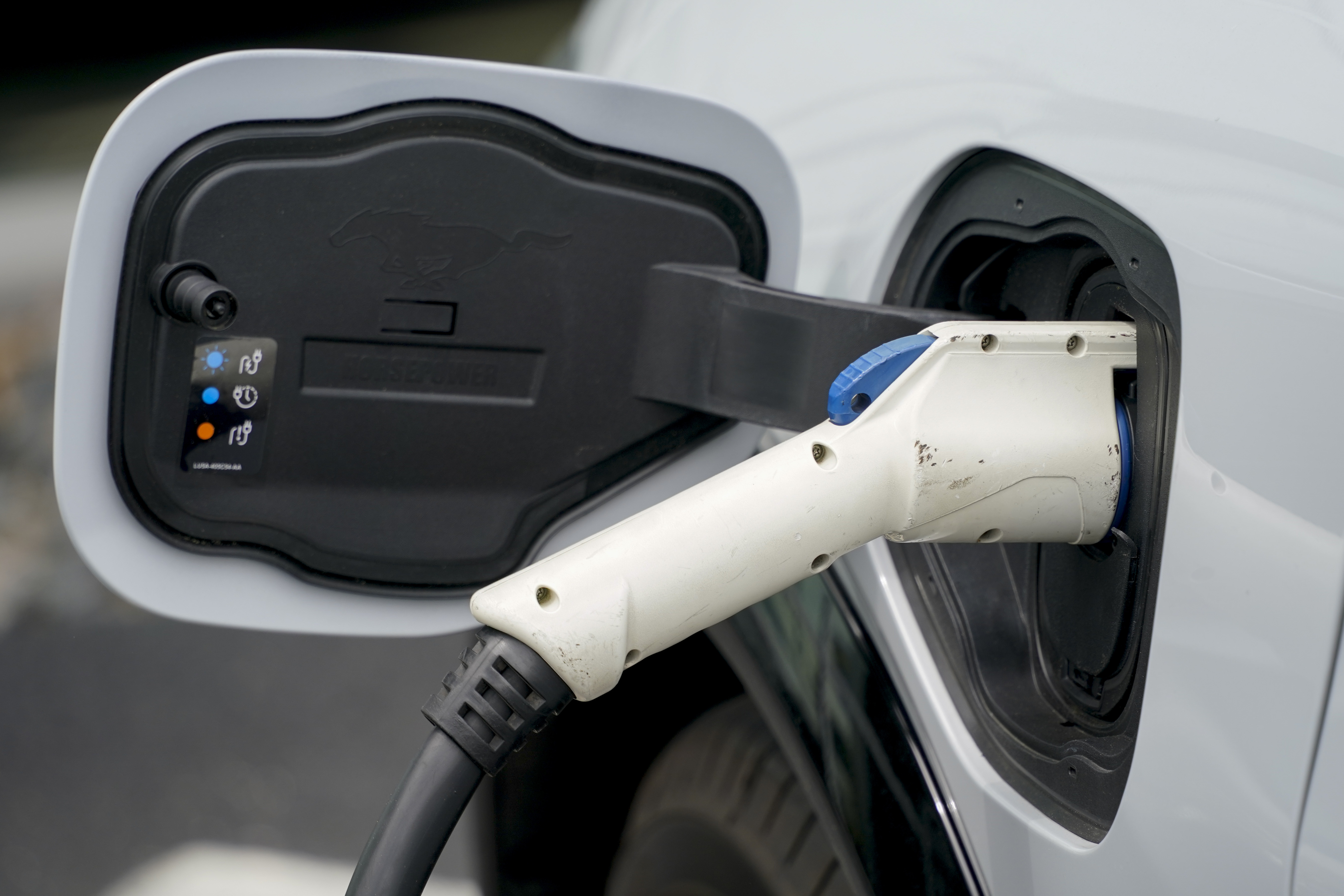 Will gas price crisis push US to reconsider its reliance on fossil fuels? - Vimarsana News