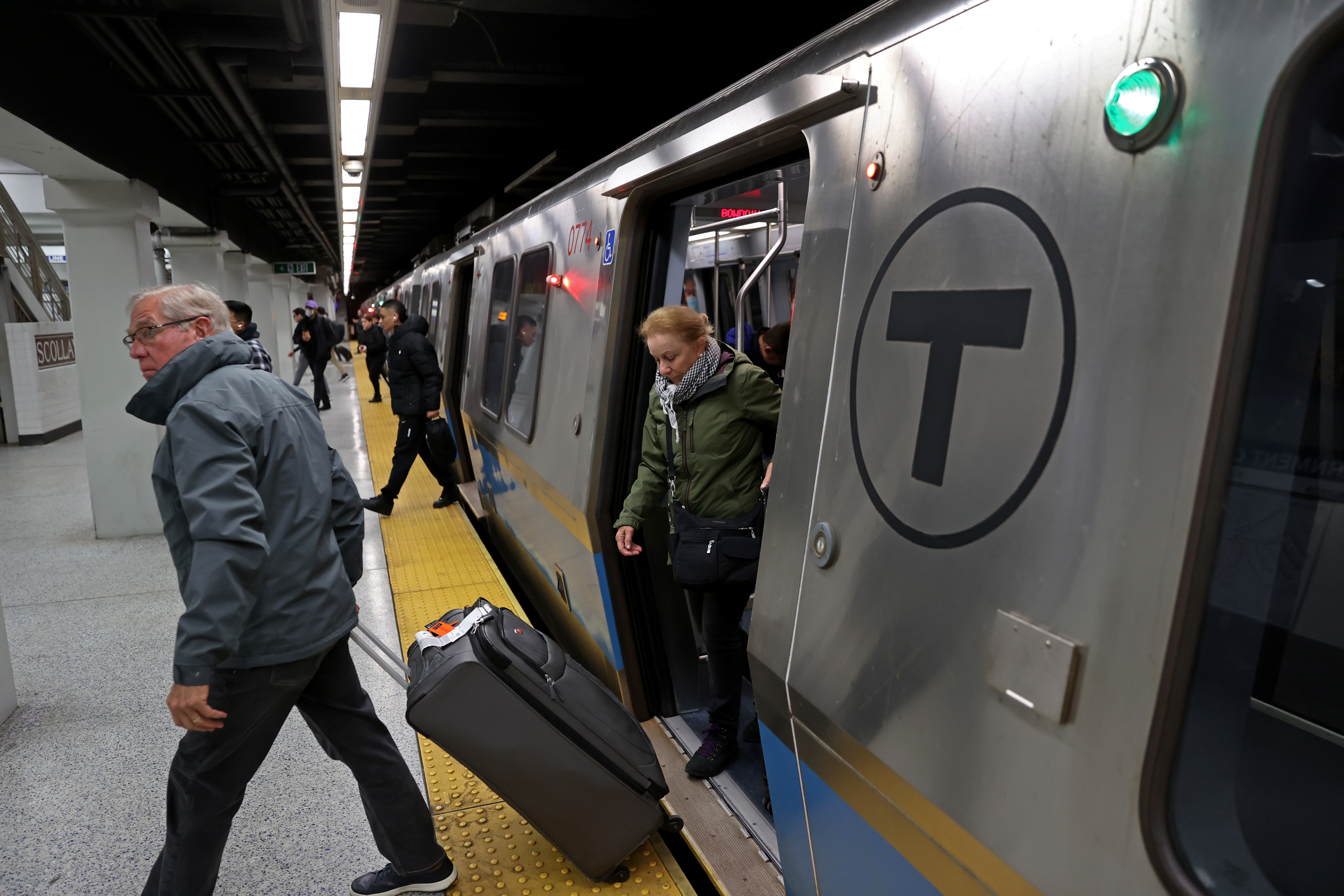 Blue Line riders are inconvenienced but understanding - Vimarsana News