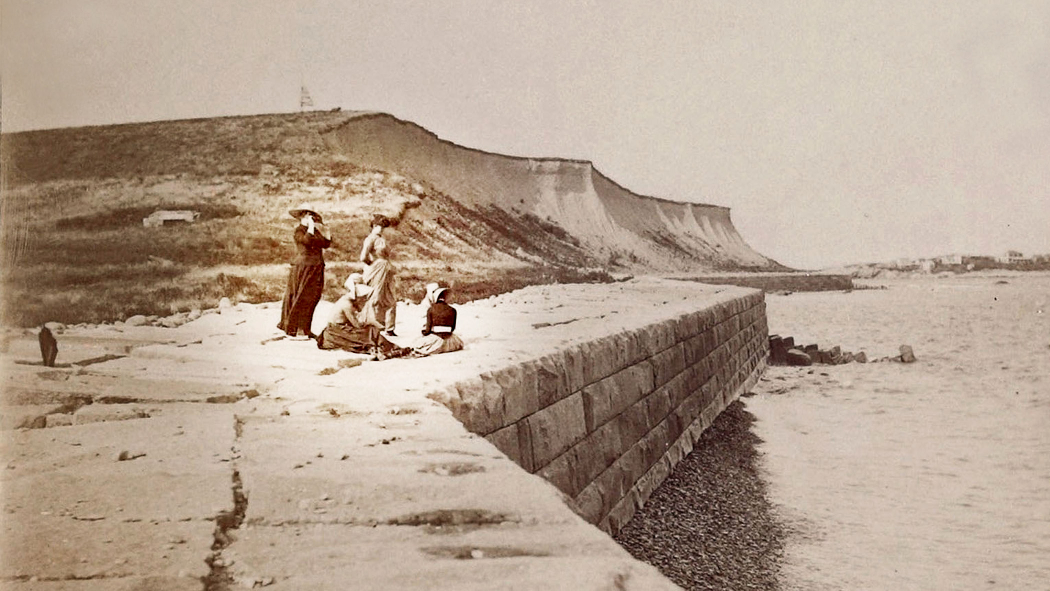 Amateur sleuths unveil the women behind 132-year-old Boston Harbor adventure journal - Vimarsana News