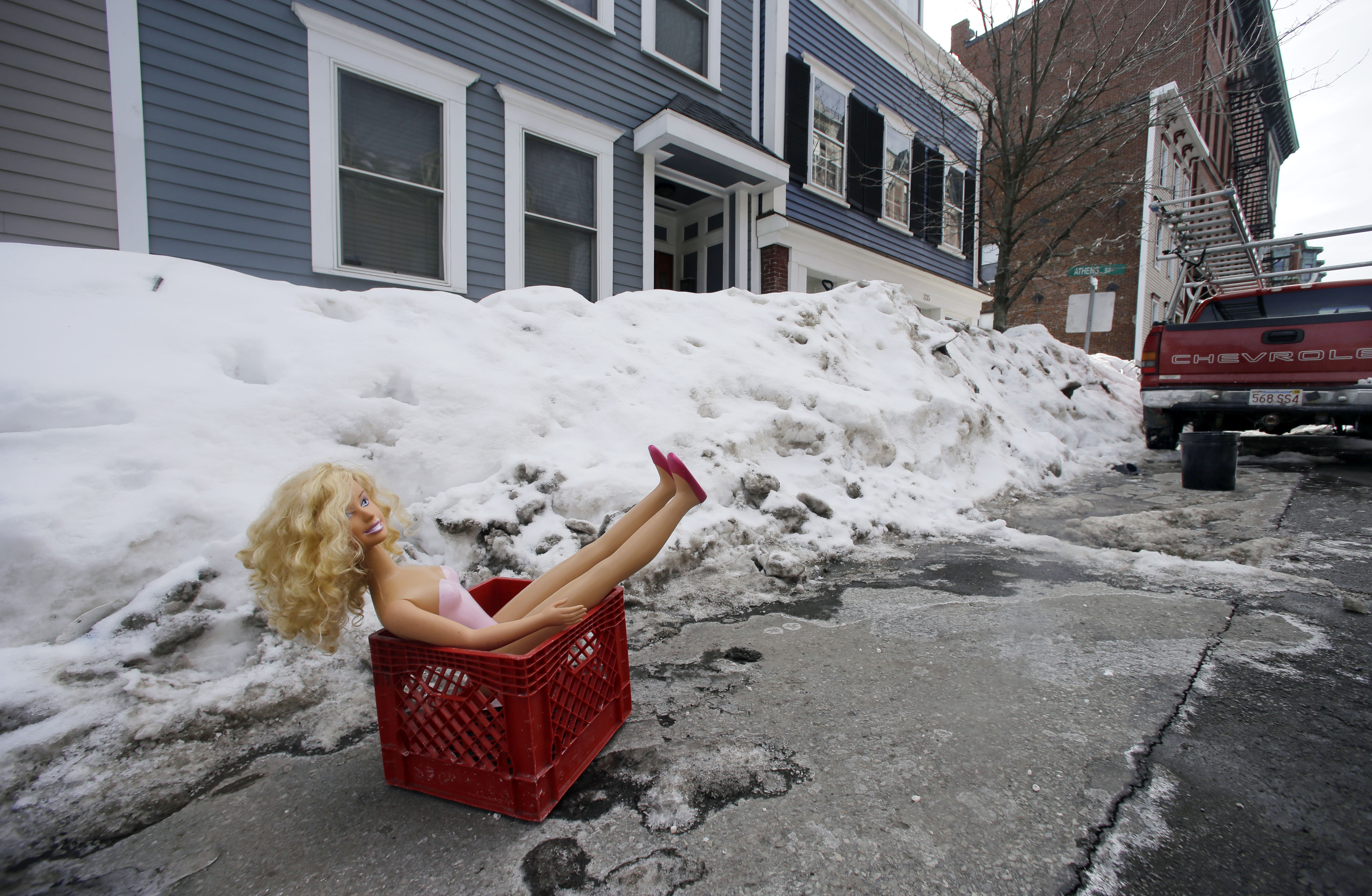 Space savers allowed for 48 hours after heavy snow, Wu says - Vimarsana News