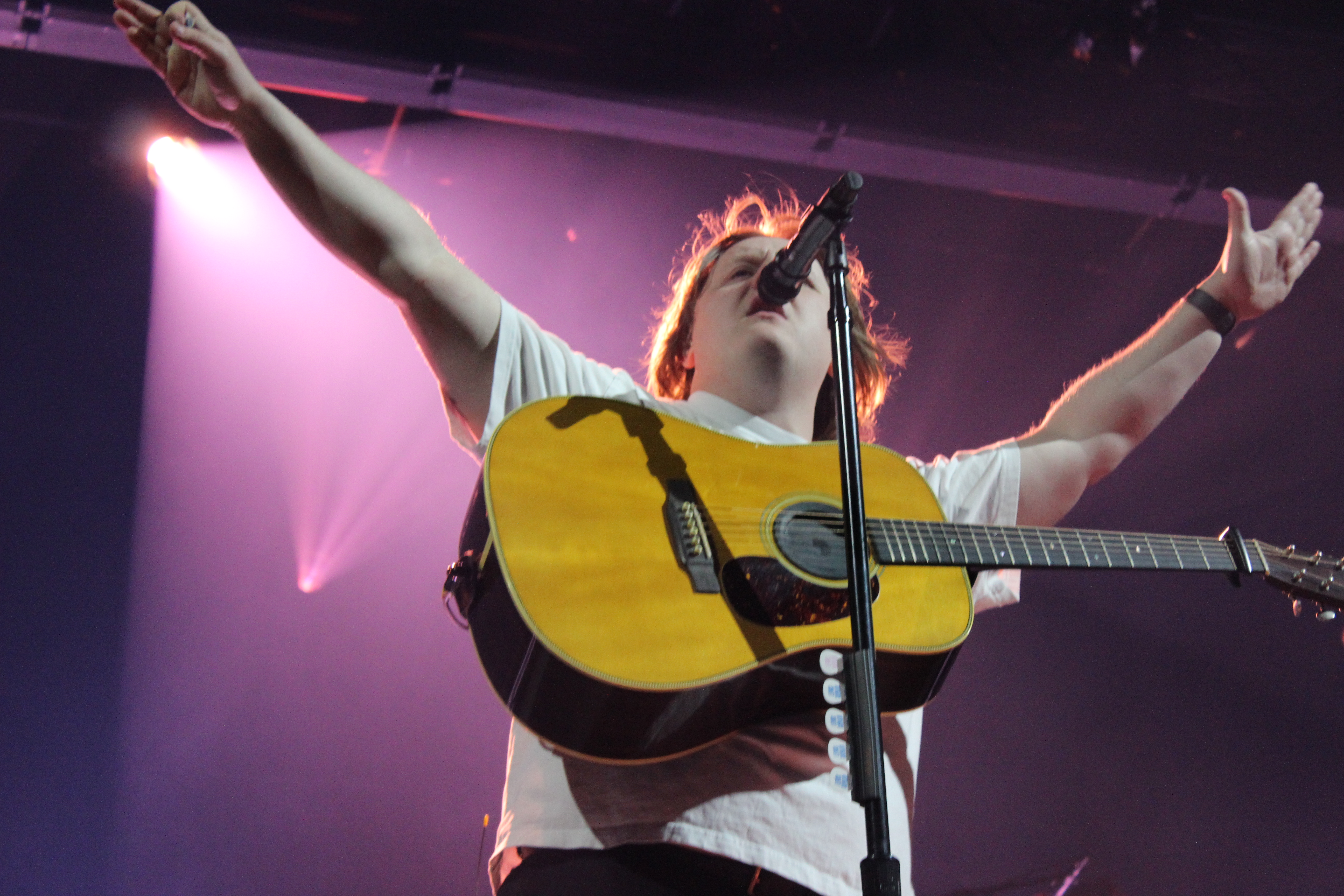 Front of the Line: Lewis Capaldi plays sold-out show in Boston - Vimarsana News