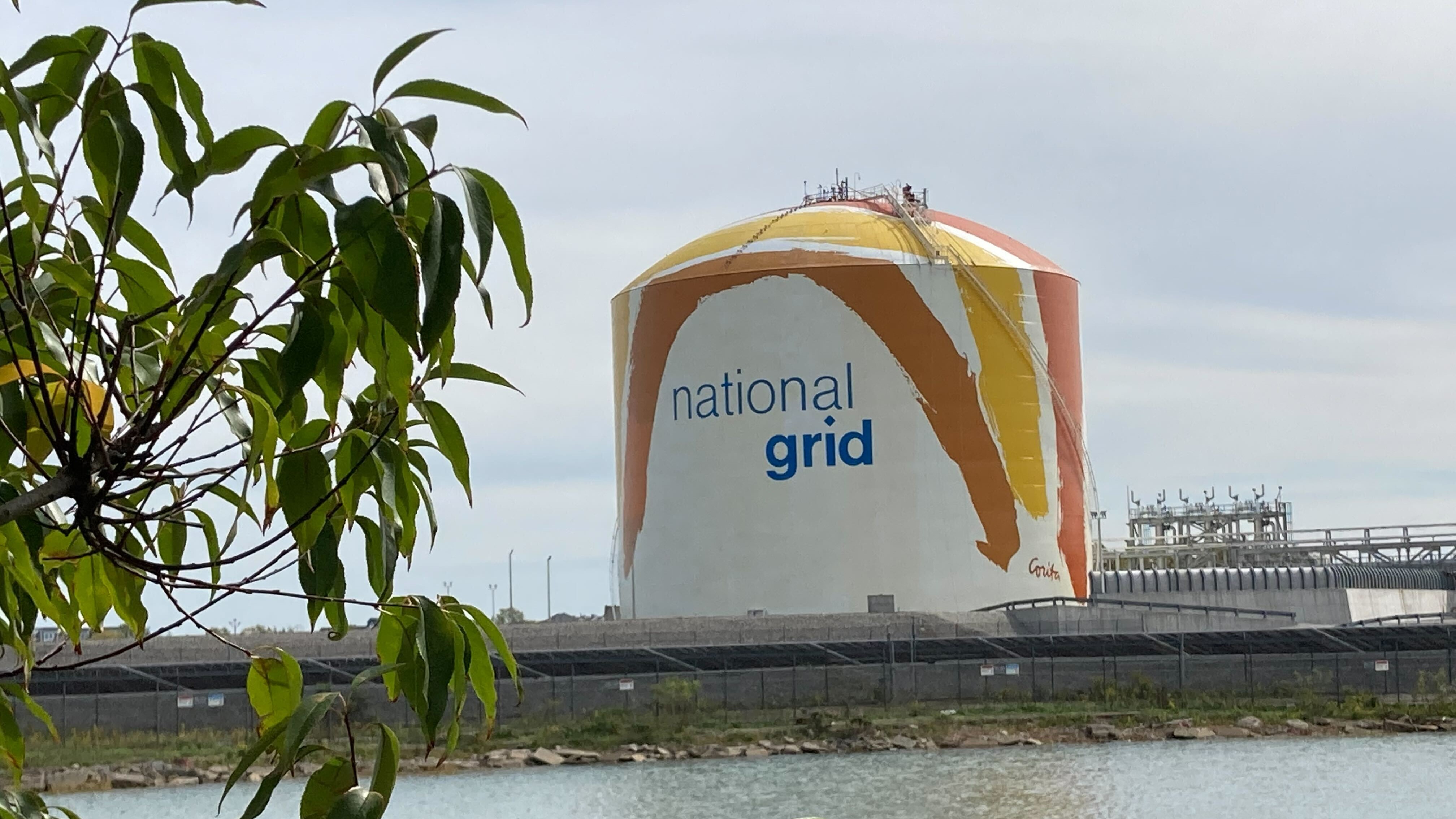 As workers restore Dorchester's iconic rainbow gas tank, a history lesson about the artwork - Vimarsana News