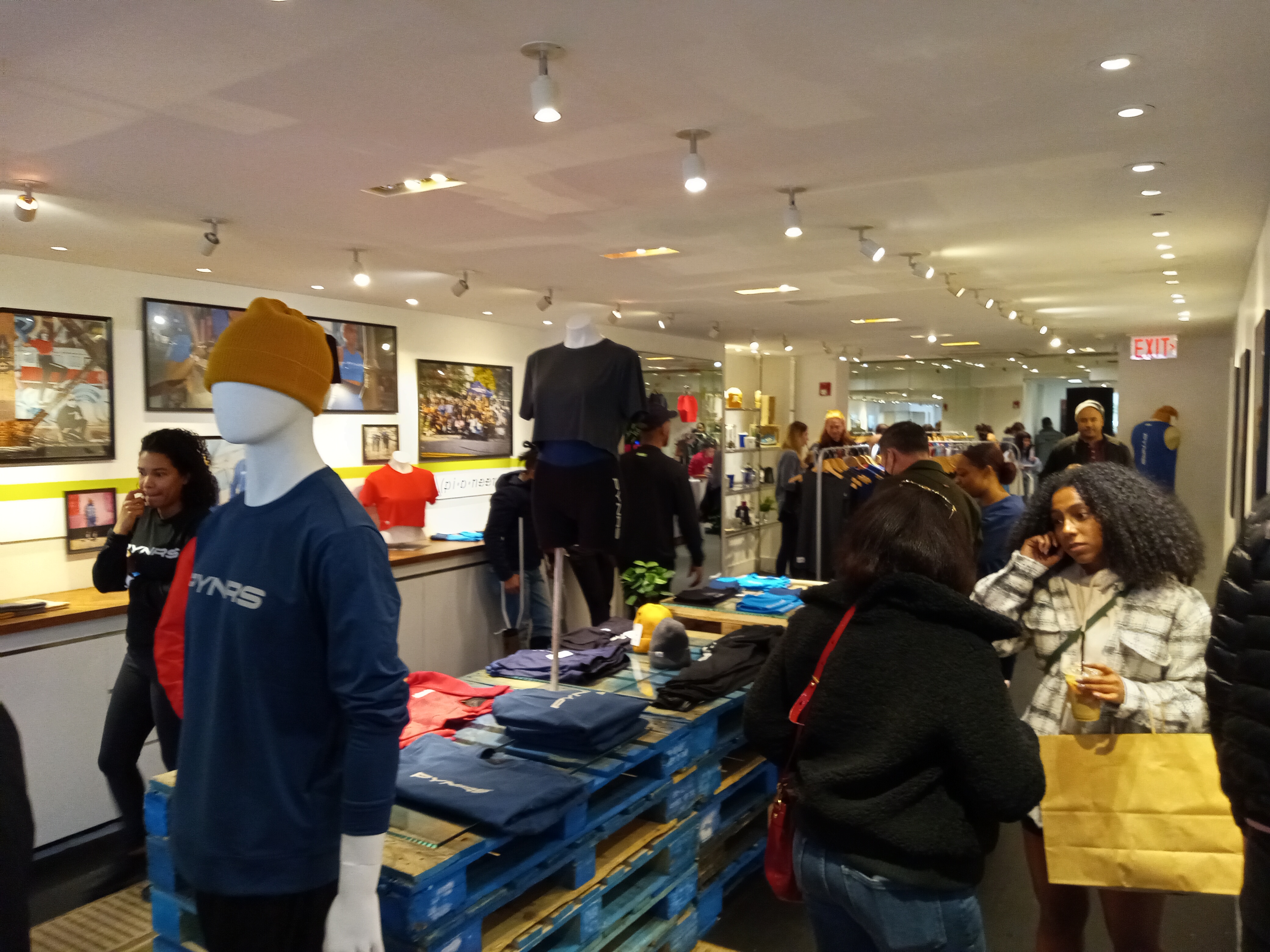 Newbury Street pop-up shop sells gear for runners of all shapes and sizes - Vimarsana News