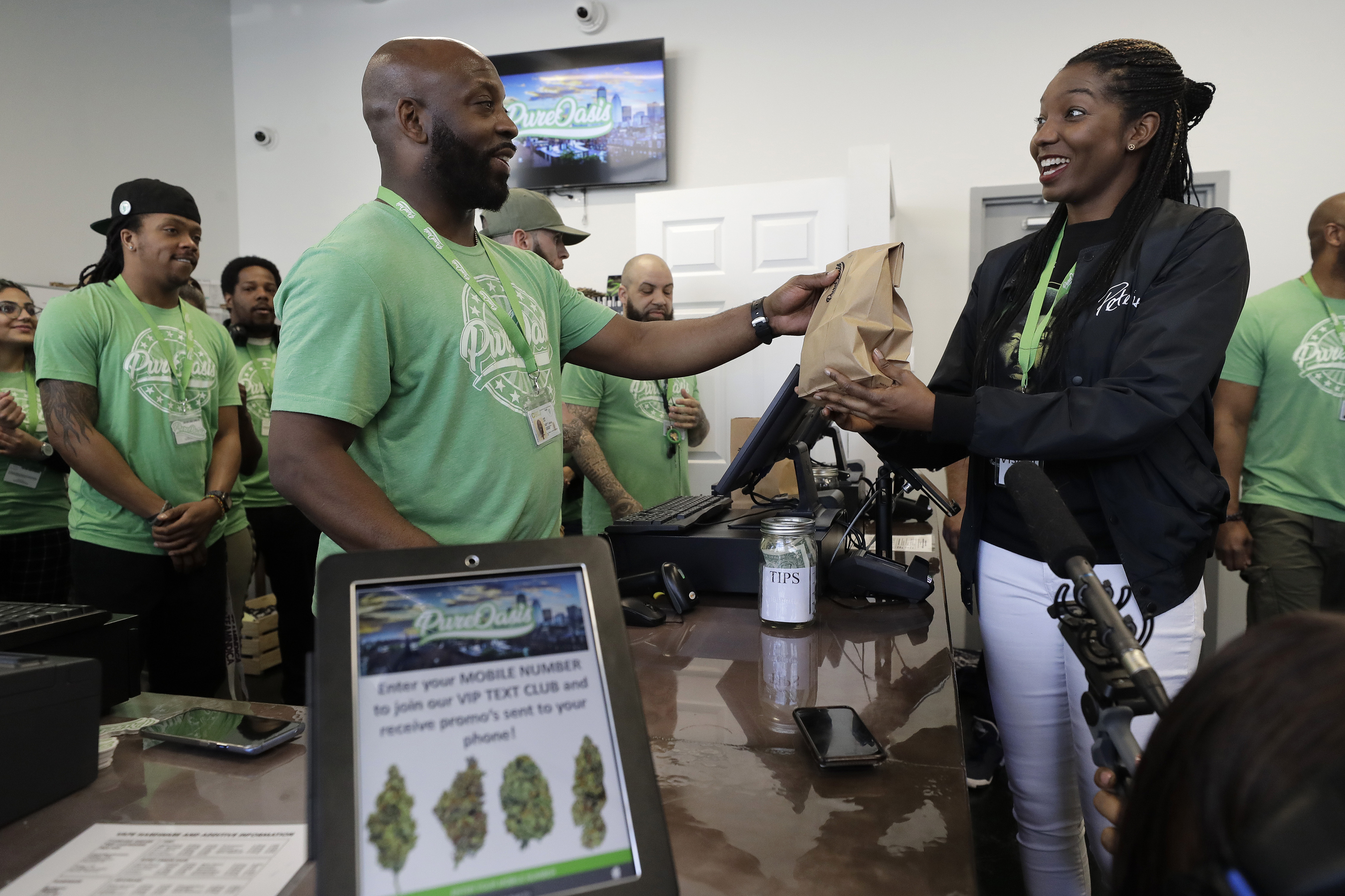 Mass. marijuana equity advocates say federal action would 'level the playing field' - Vimarsana News