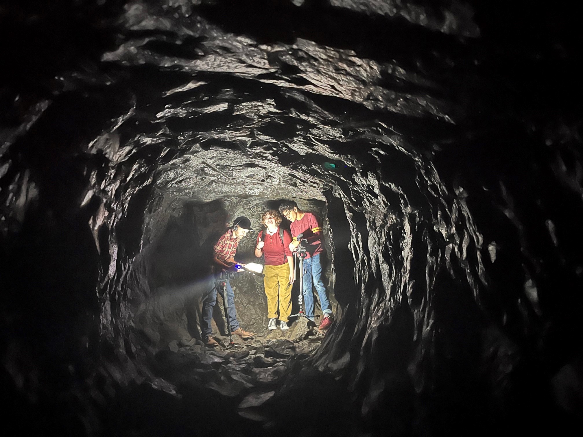 The history and mysteries of Lynn's 'haunted' pirate cave - Vimarsana News