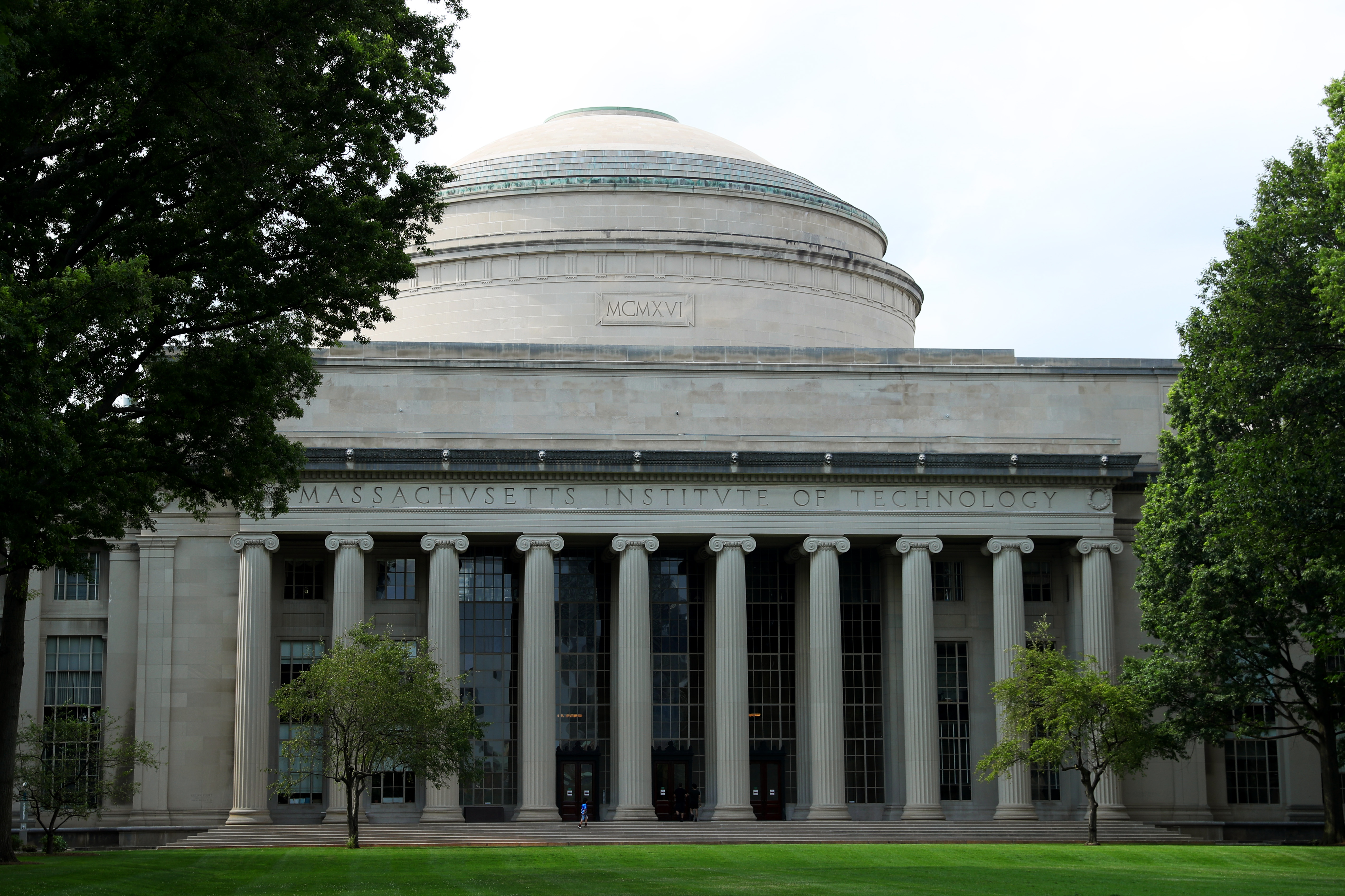 Lawsuit alleges MIT, other top schools colluded to reduce financial aid for students - Vimarsana News