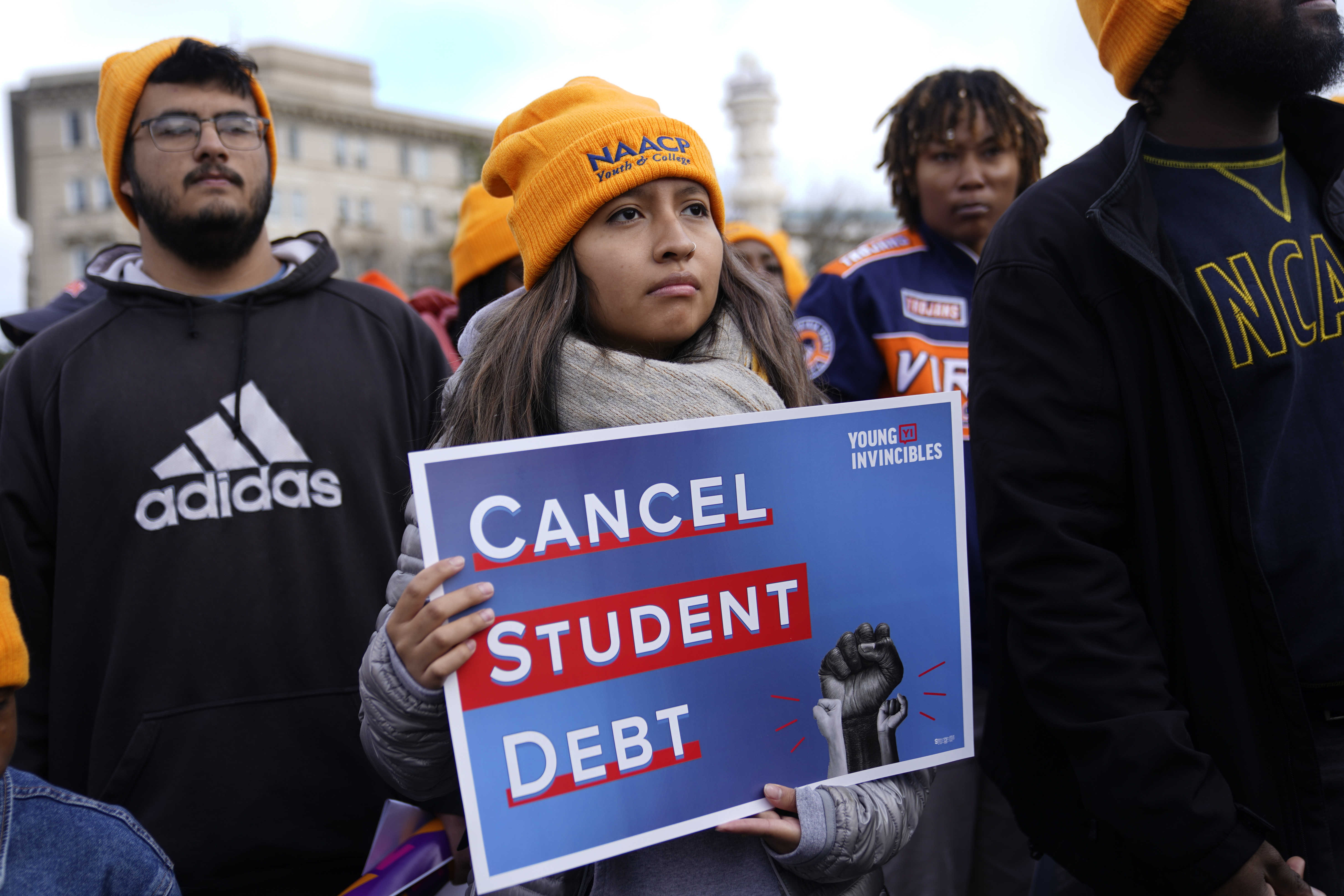 Supreme Court ruling leaves 813,000 Mass. borrowers on hook for full student loan repayment - Vimarsana News