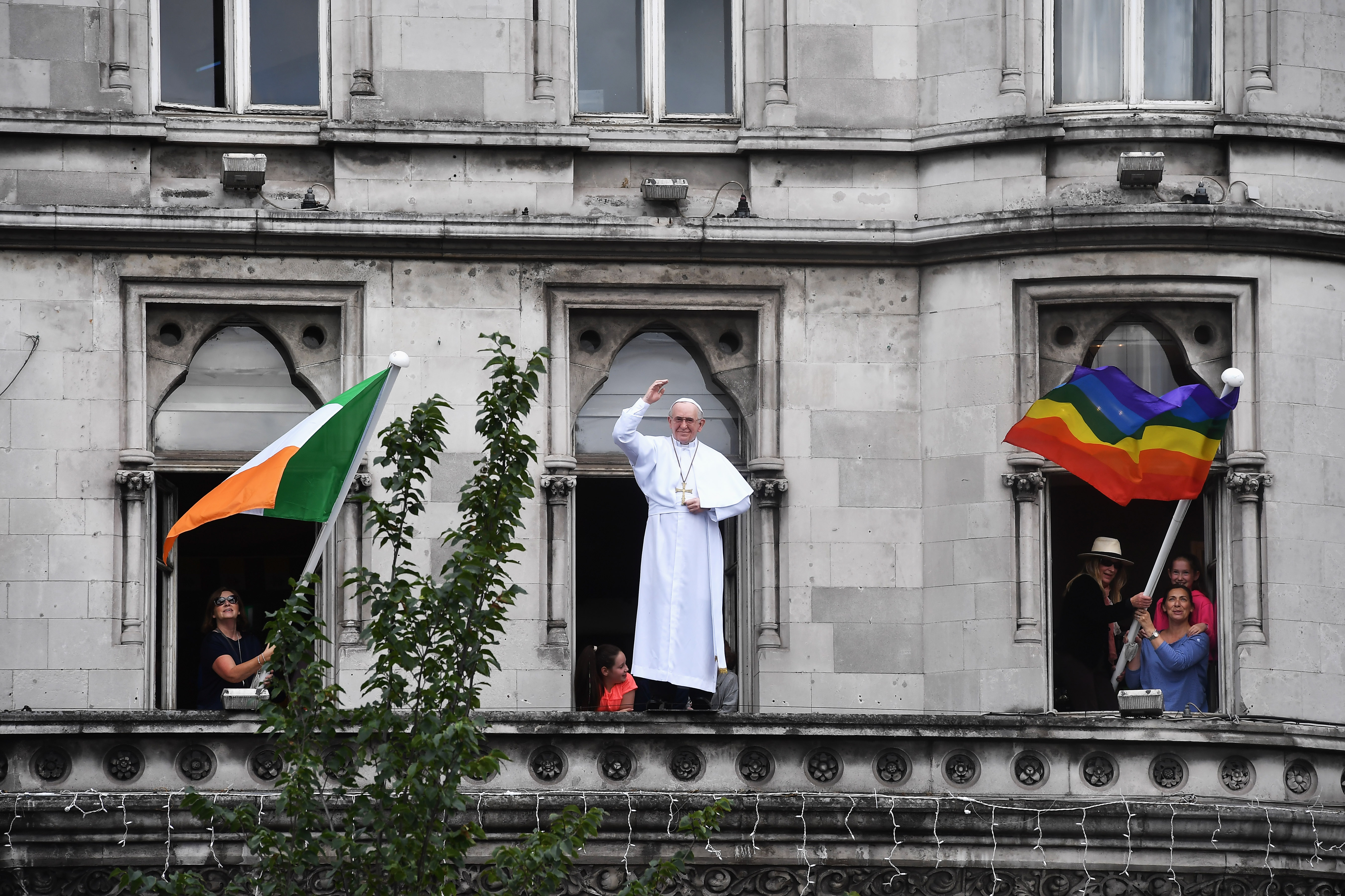 Pope Francis calls laws that criminalize homosexuality "unjust," calls for worldwide decriminalization - Vimarsana News
